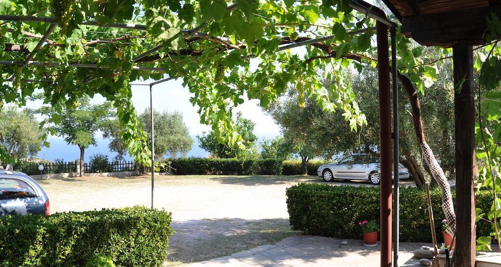 Aris Pension Agia Paraskevi  Buitenkant foto