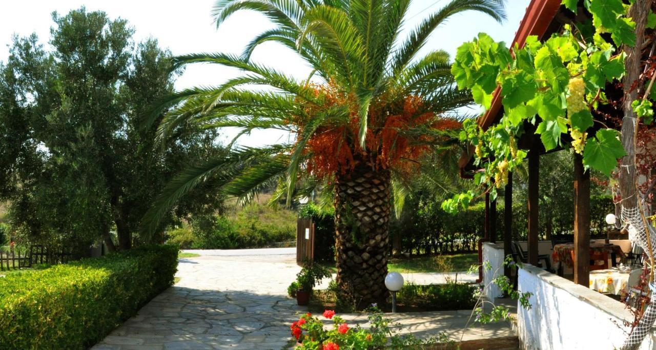 Aris Pension Agia Paraskevi  Buitenkant foto